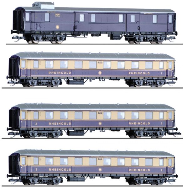 Zuggarnitur TT Rheingold Express der DRG bestehend aus drei Reisezugwagen Eilzug und Gepaeckwagen Epoche II